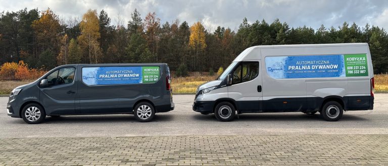 Flota samochodów Automatycznej Pralni Dywanów Dywanik realizująca odbiór i dowóz dywanów w Kobyłce